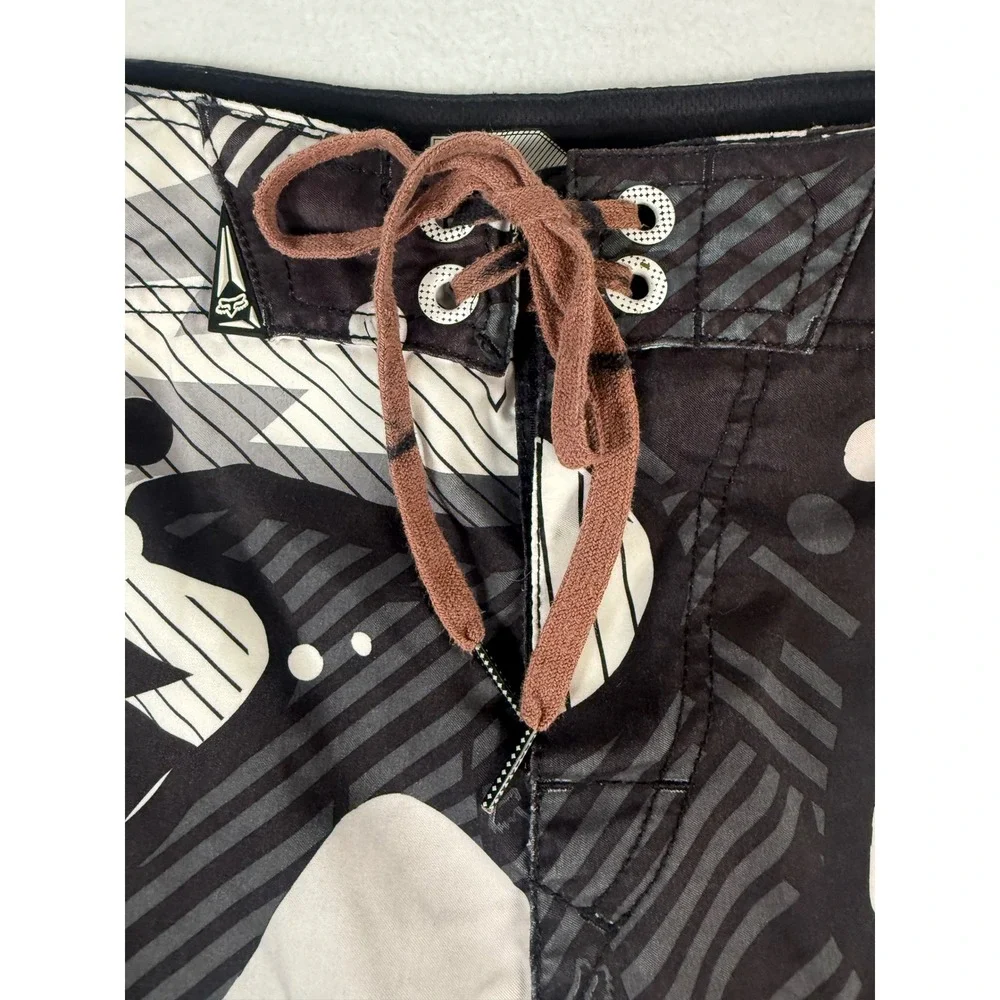 Fox Racing Board Shorts Mens 34 Black White Red Graphic Print Surf Swim Trunks